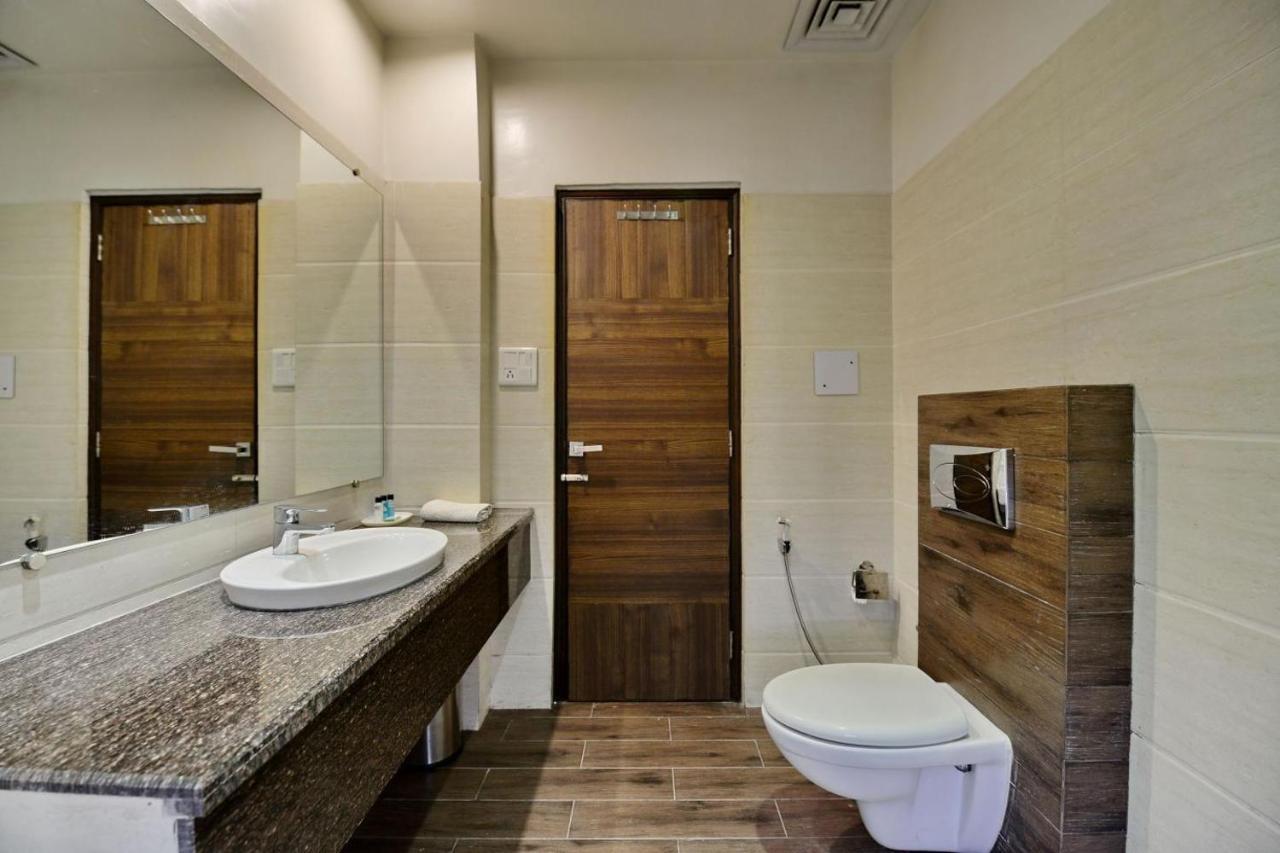 Vivo Hotels Jalandhar Exterior foto
